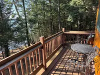 Lakefront Hemlock house on 3 acres, 5-Bdrm retreat on private lake, near casino