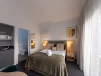 Corrigans Cove Hotels in Batehaven