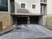 Modern Sleeps 2 Apartment Waterfall Views - 3-Star
