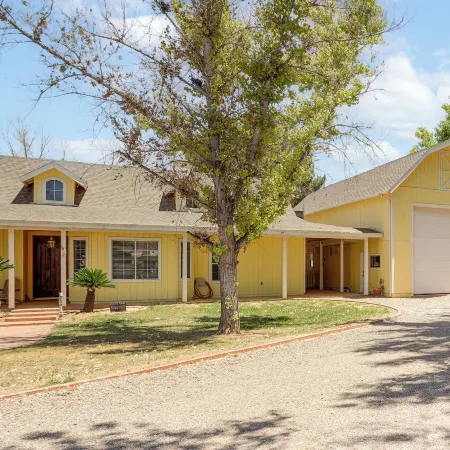 Private Acreage, Pet-friendly Yard! Gilbert Haven