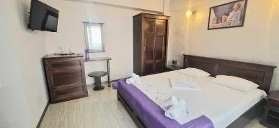 Naparis Boutique Hotel di 