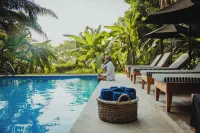 Hotel Nya - Pool