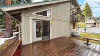 Incline Pines Retreat by Avantstay Private Hot Tub + Wraparound Deck + Views Near Dining and Shops - Country Houses