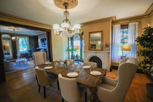 The Underwood-Hale House - Homestays
