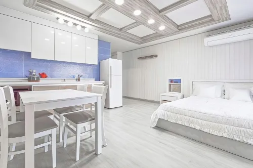 Namhae White Pension - 2 Sao