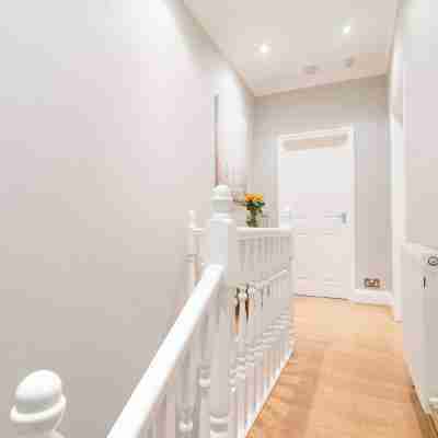 Modern Living 2 Bedroom Apartment South Wilmslow Others