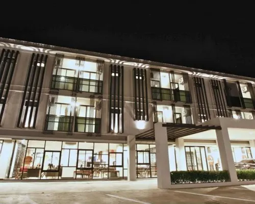 เป็น - ตา - ฮัก โรงแรมใกล้โรงเรียนเบญจะมะมหาราช