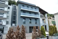 Lakeview Motta Penthouse in Melide - Apartments
