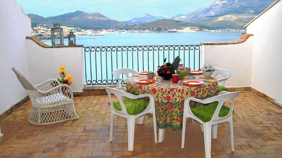 Belvedere Home with Sea View on the Gulf of Gaeta