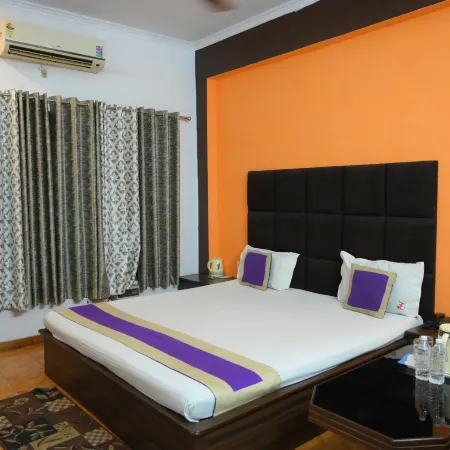 Mansarover Hotel & Banquets