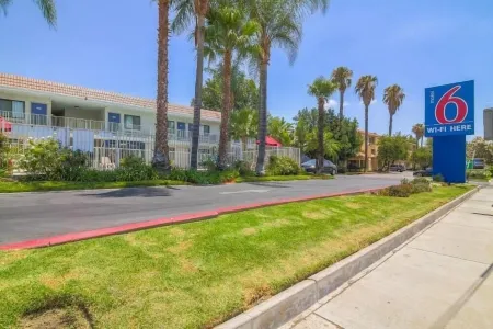 Motel 6 Simi Valley, CA