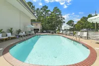 Candlewick Inn and Suites - Pools