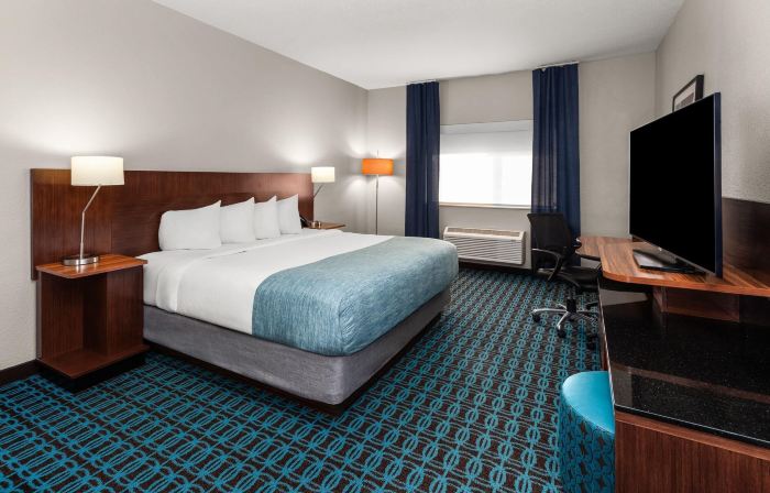 Wingate by Wyndham Oshkosh