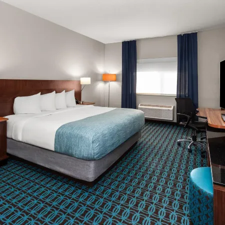 Wingate by Wyndham Oshkosh