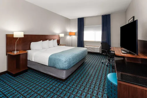 Wingate by Wyndham Oshkosh - parking