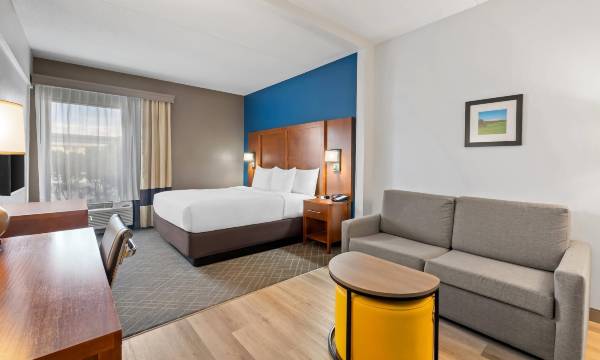 Comfort Suites Bethlehem Near Lehigh University and LVI Airport