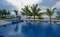 Avery Coconut Island Waterpark Beach Resort Carita - sul mare