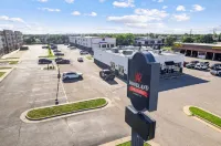Woodland Inn and Suites Extended Stay - parking
