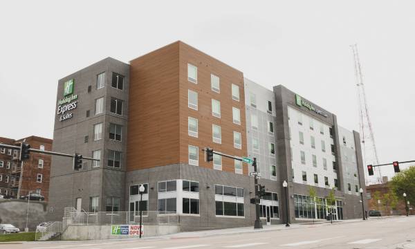 Holiday Inn Express & Suites Omaha Downtown - OLD Market by IHG