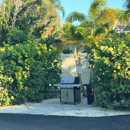 Coastal Lakehouse Condo on Siesta Key Public Beach