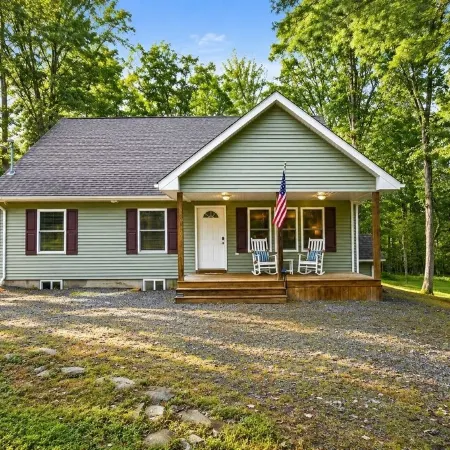 Serenity Cottage Deck, Game Room & Fire Pit Near Narrowsburg Masthope