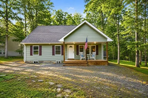 Serenity Cottage Deck, Game Room & Fire Pit Near Narrowsburg Masthope - 3-Star