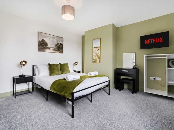 Horden 2BR Home Sleeps 6 By Stay With us