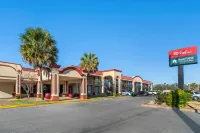 Red Roof Inn Montgomery - Midtown - parking