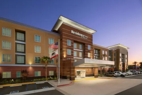 Residence Inn Ontario Rancho Cucamonga - parking