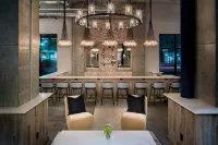 Watt Hotel Rahway, Tapestry Collection by Hilton - Bar