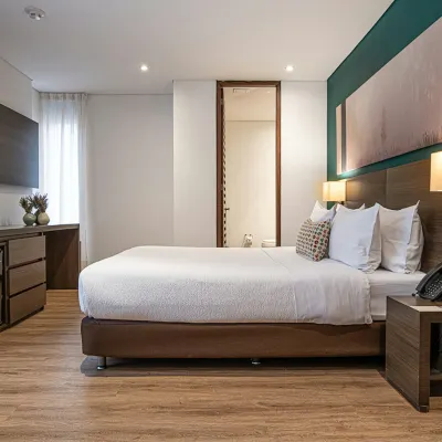 84 DC Bogotá Hotels near Zona Rosa