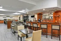 Doubletree by Hilton Hattiesburg - bar