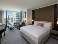 JW Marriott Charlotte Hotels near Hanover Square