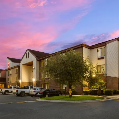 Red Roof Inn & Suites Savannah Airport