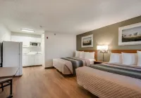 HomeTowne Studios Fresno - West - Motels