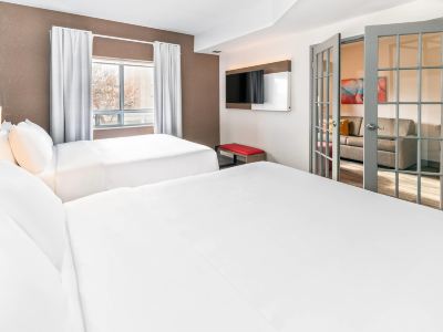 Comfort Suites