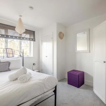 Host & Stay - Meadow Way