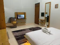 Omah Tentrem By Slow Living - parking
