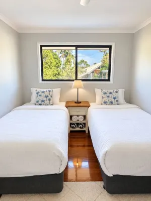 Lovely Waterfront Beach House, Pet-Friendly - Alojamientos