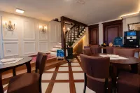 Villa Amfitea - غرفة مطلة على الجبل