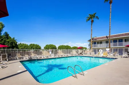Motel 6 Mesa, AZ - North Отели рядом с достопримечательностью «Lake Ramada»