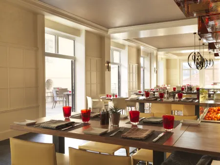 Four Seasons Hotel Prague Отели рядом с достопримечательностью «Don Giovanni Puppet Theater»