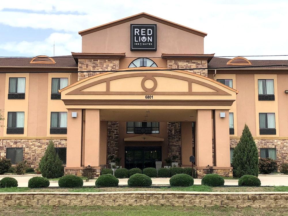 Red Lion Inn & Suites Mineral Wells