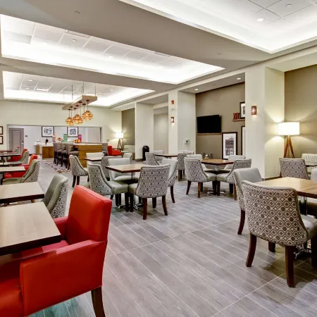 Hampton Inn & Suites by Hilton Medicine Hat