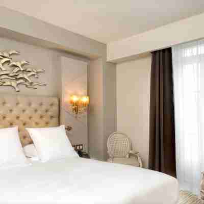 Grand Hotel Des Sablettes Plage, Curio Collection By Hilton Rooms