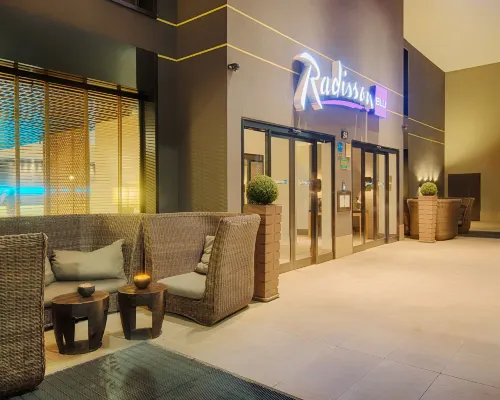 Radisson Blu Hotel, Milan Hotels near Bonola Station