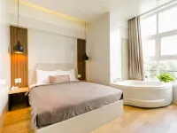 Lá Hotel Q10 Hotels near District 5