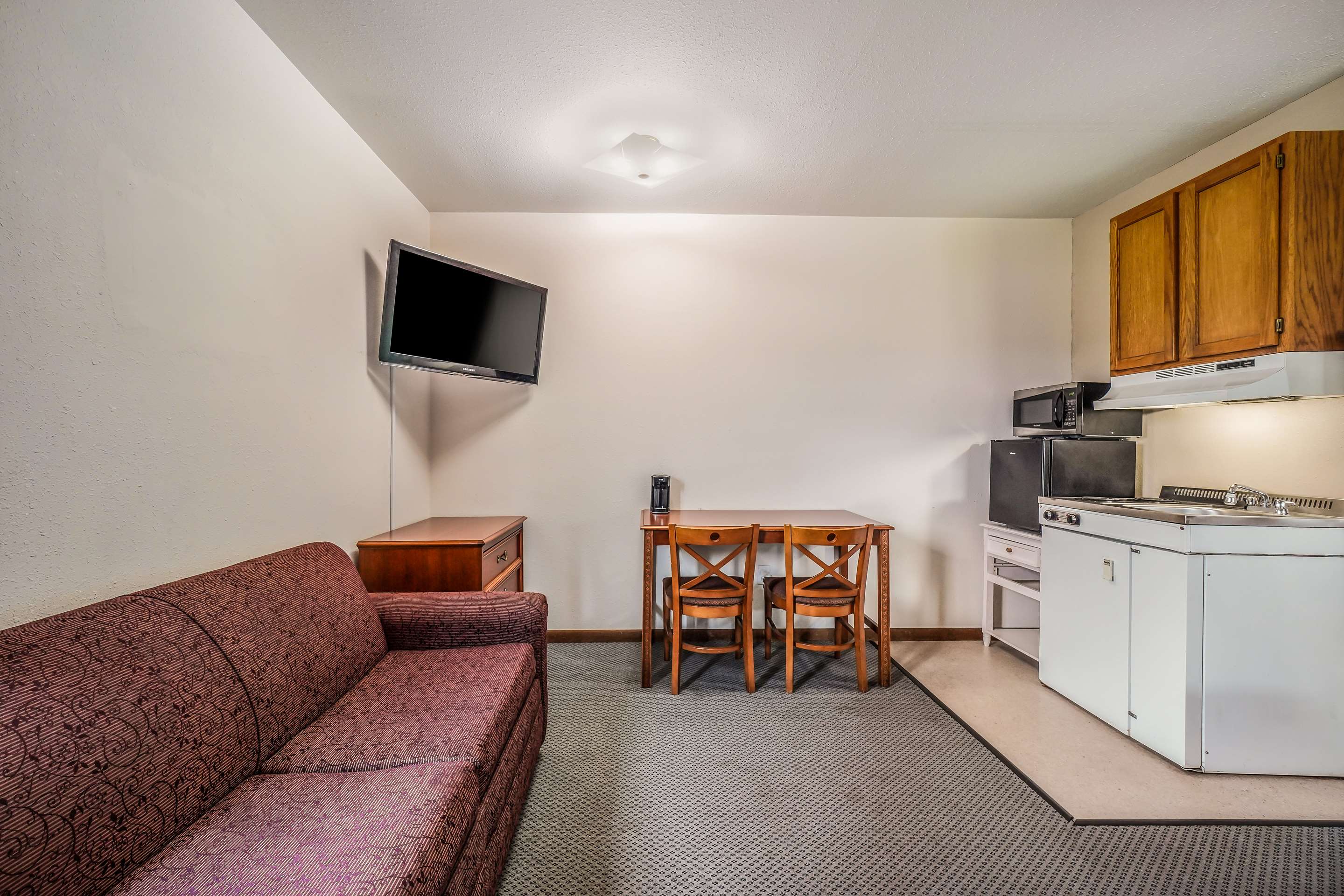 Americas Best Value Inn Marquette