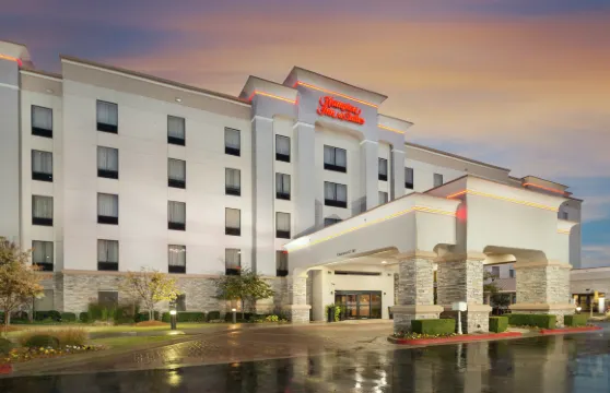 塔爾薩/卡圖薩歡朋酒店及套房