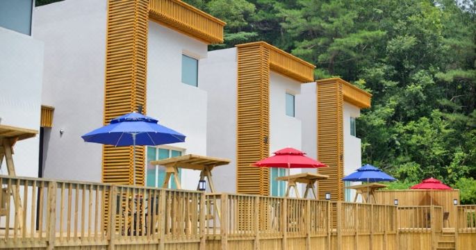 네모나무펜션 인테리어